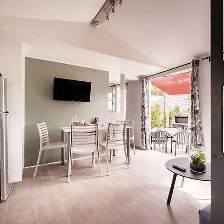 4 Etoiles - Parc Aquatique - Ccaffga * אגדה