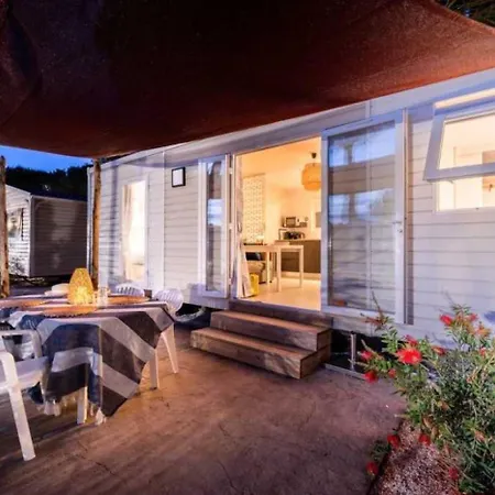 אתר קמפינג 4 Etoiles - Parc Aquatique - Ccaffga אגדה