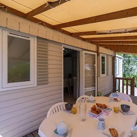 4 Etoiles - Parc Aquatique - Ccaffga אגדה