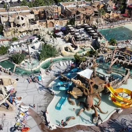 4 Etoiles - Parc Aquatique - Ccaffga אתר קמפינג