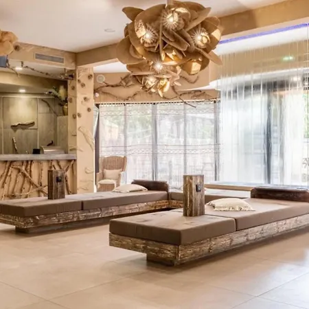 אתר קמפינג 4 Etoiles - Parc Aquatique - Ccaffga אגדה