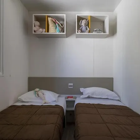 4 Etoiles - Parc Aquatique - Ccaffga אתר קמפינג *