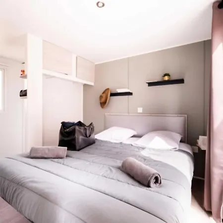 4 Etoiles - Parc Aquatique - Ccaffga אגדה