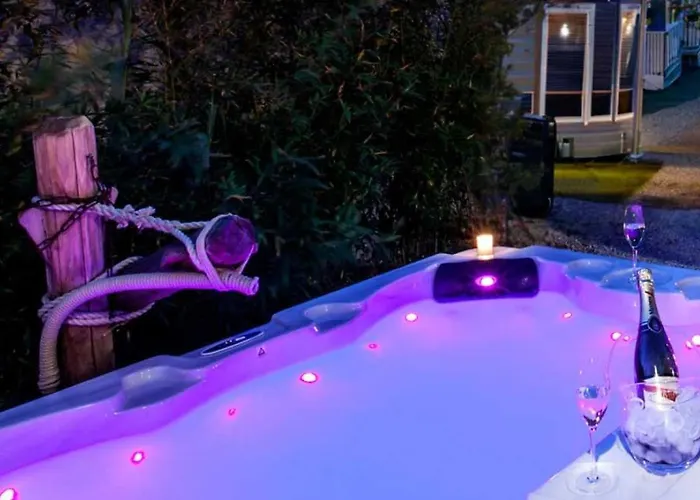 Zecamping 4 Avec Parc Aquatique Club Enfant Animations Sauna Hammam 4*