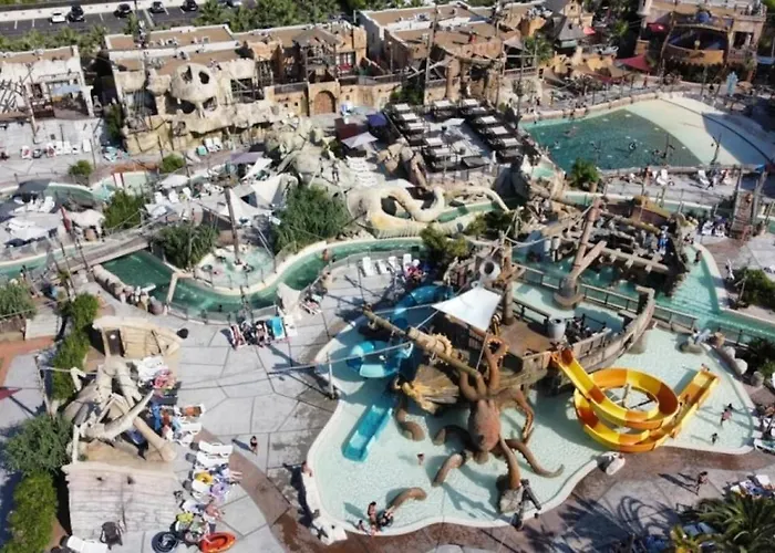 Zecamping 4 Avec Parc Aquatique Club Enfant Animations Sauna Hammam Camping