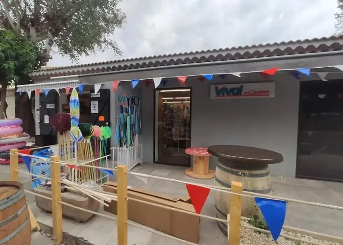 Zecamping 4 Avec Parc Aquatique Club Enfant Animations Sauna Hammam Campsite