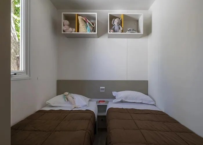 4 Etoiles - Parc Aquatique - Ccaffga キャンプ場 *