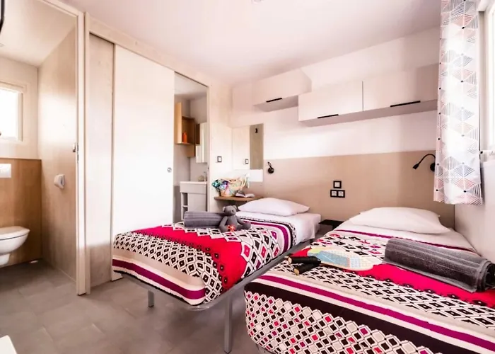 Camping Zecamping 4 Avec Parc Aquatique Club Enfant Animations Sauna Hammam 4*