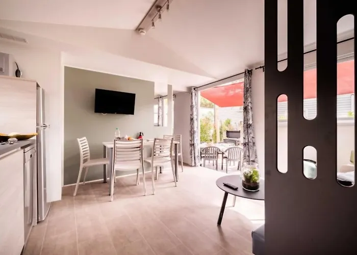 Zecamping 4 Avec Parc Aquatique Club Enfant Animations Sauna Hammam Camping 4*